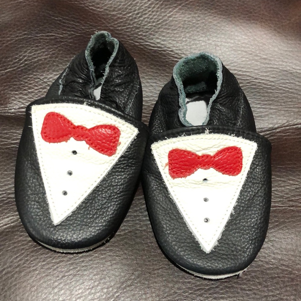 Tuxedo leather like mocs